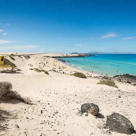 Home2book Tranquil Oasis Apt, Pool & Terrace Appartement