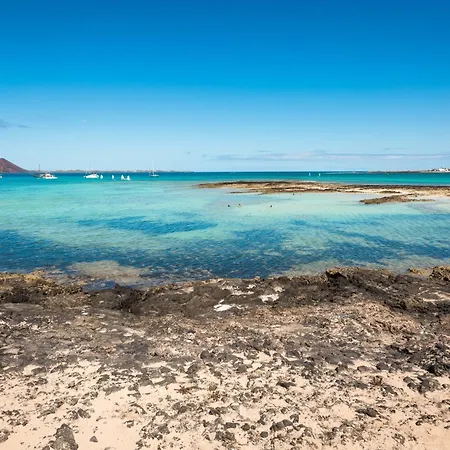 Home2book Tranquil Oasis Apt, Pool & Terrace Apartment